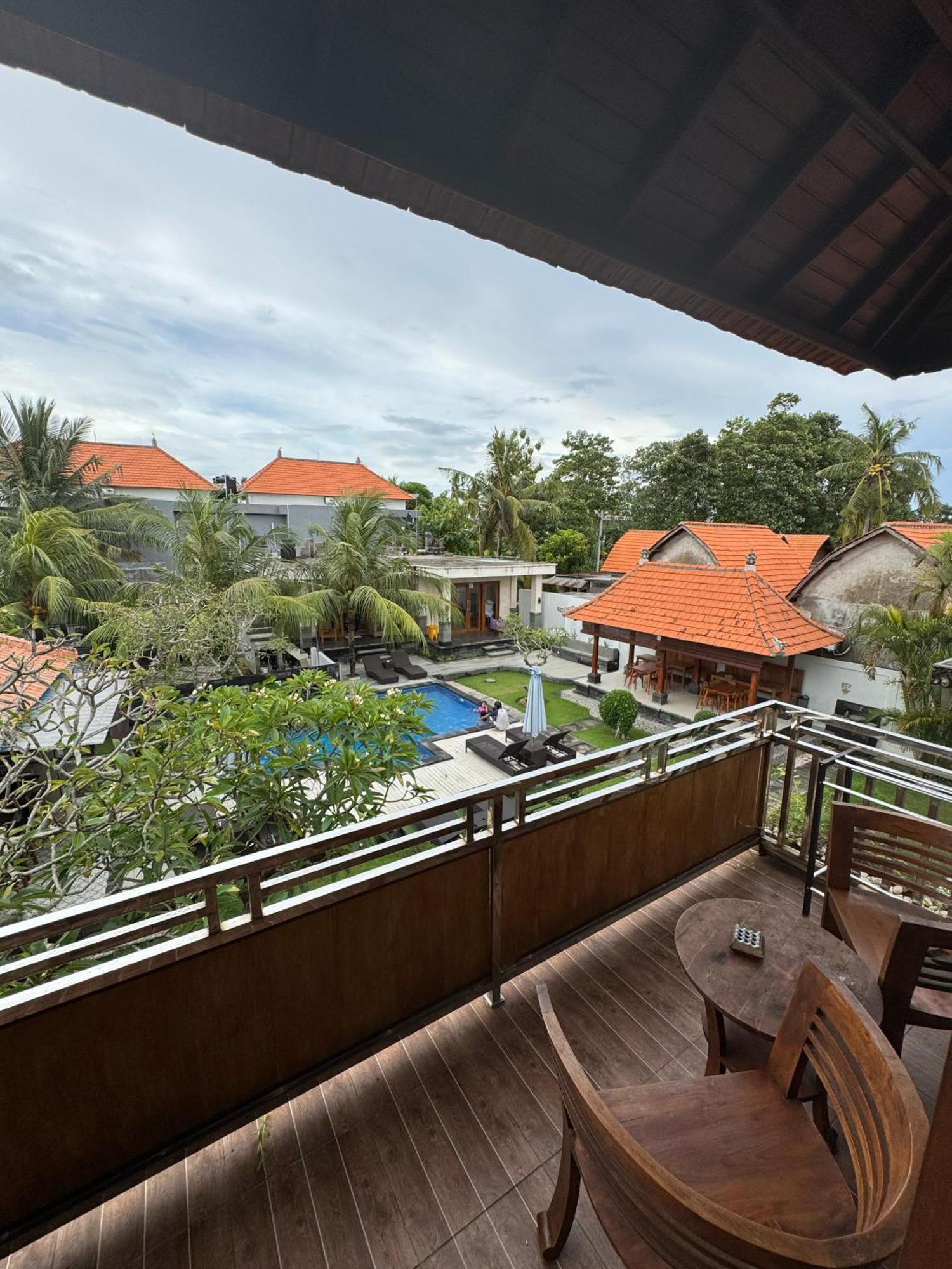 กุส มังค์ สเตย์ Hotel Batununggul ภายนอก รูปภาพ