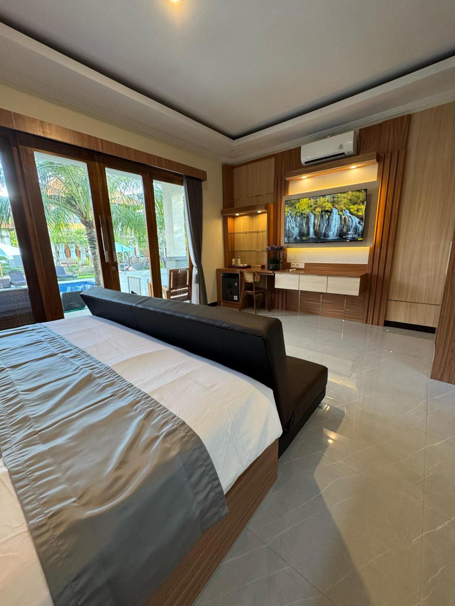 กุส มังค์ สเตย์ Hotel Batununggul ภายนอก รูปภาพ