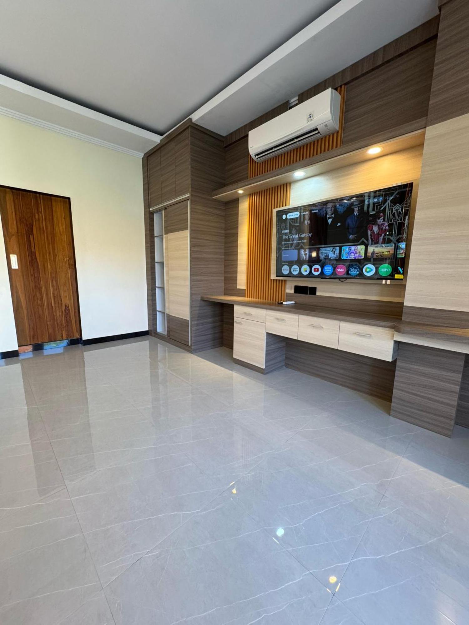 กุส มังค์ สเตย์ Hotel Batununggul ภายนอก รูปภาพ