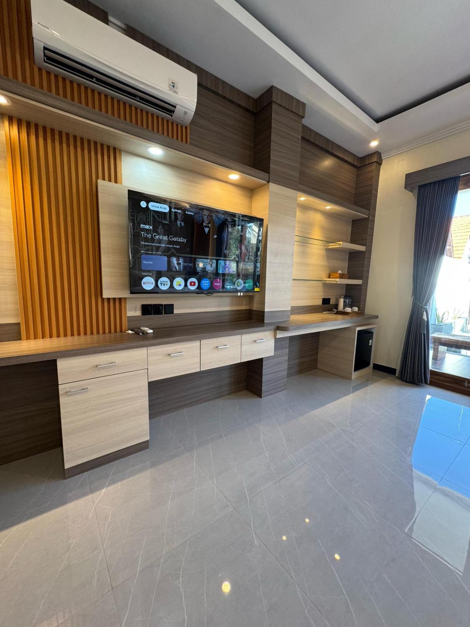 กุส มังค์ สเตย์ Hotel Batununggul ภายนอก รูปภาพ