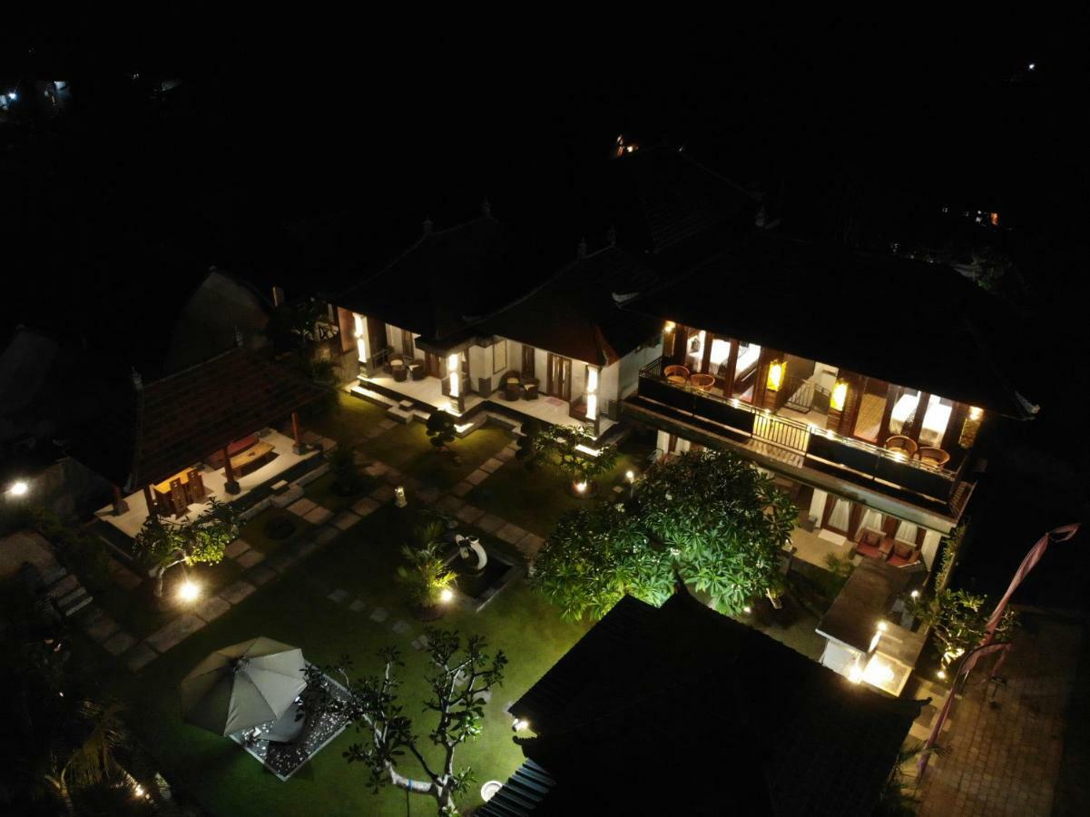 กุส มังค์ สเตย์ Hotel Batununggul ภายนอก รูปภาพ